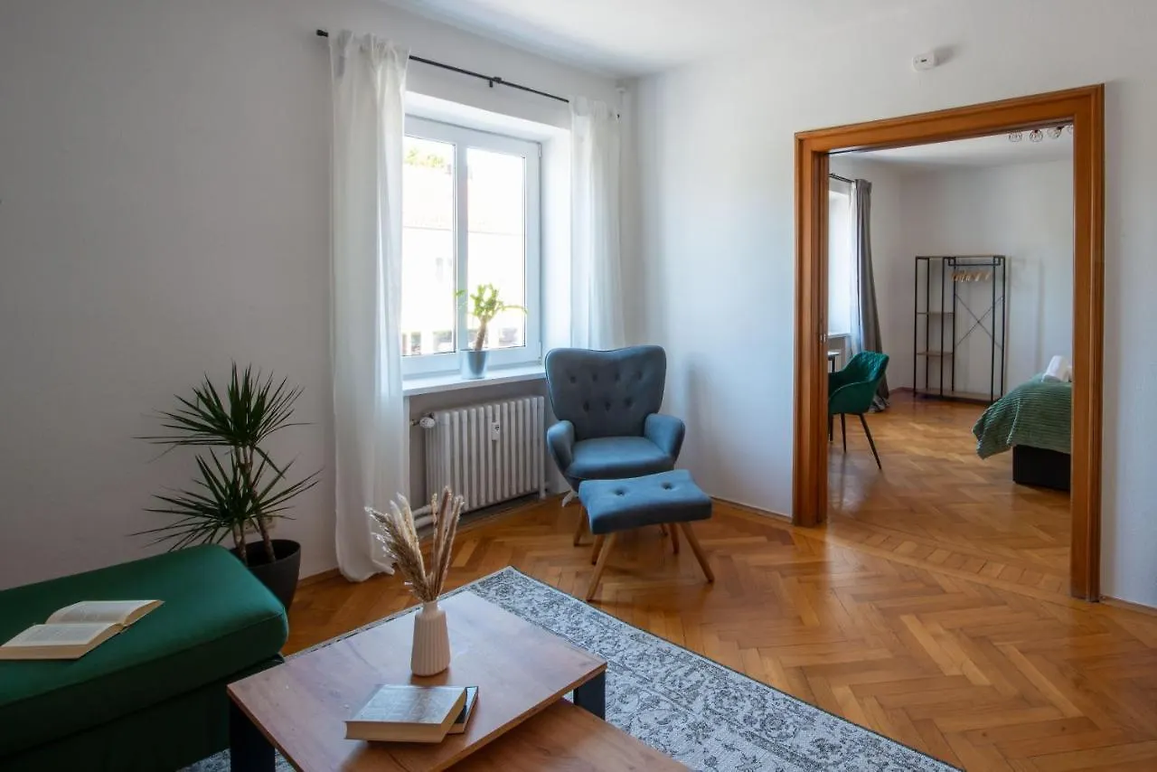 Bessa Homes 6 Personen 2 Schlafzimmer, 3 King Size, Betten, Balkon, Kueche Haag in Oberbayern Germany